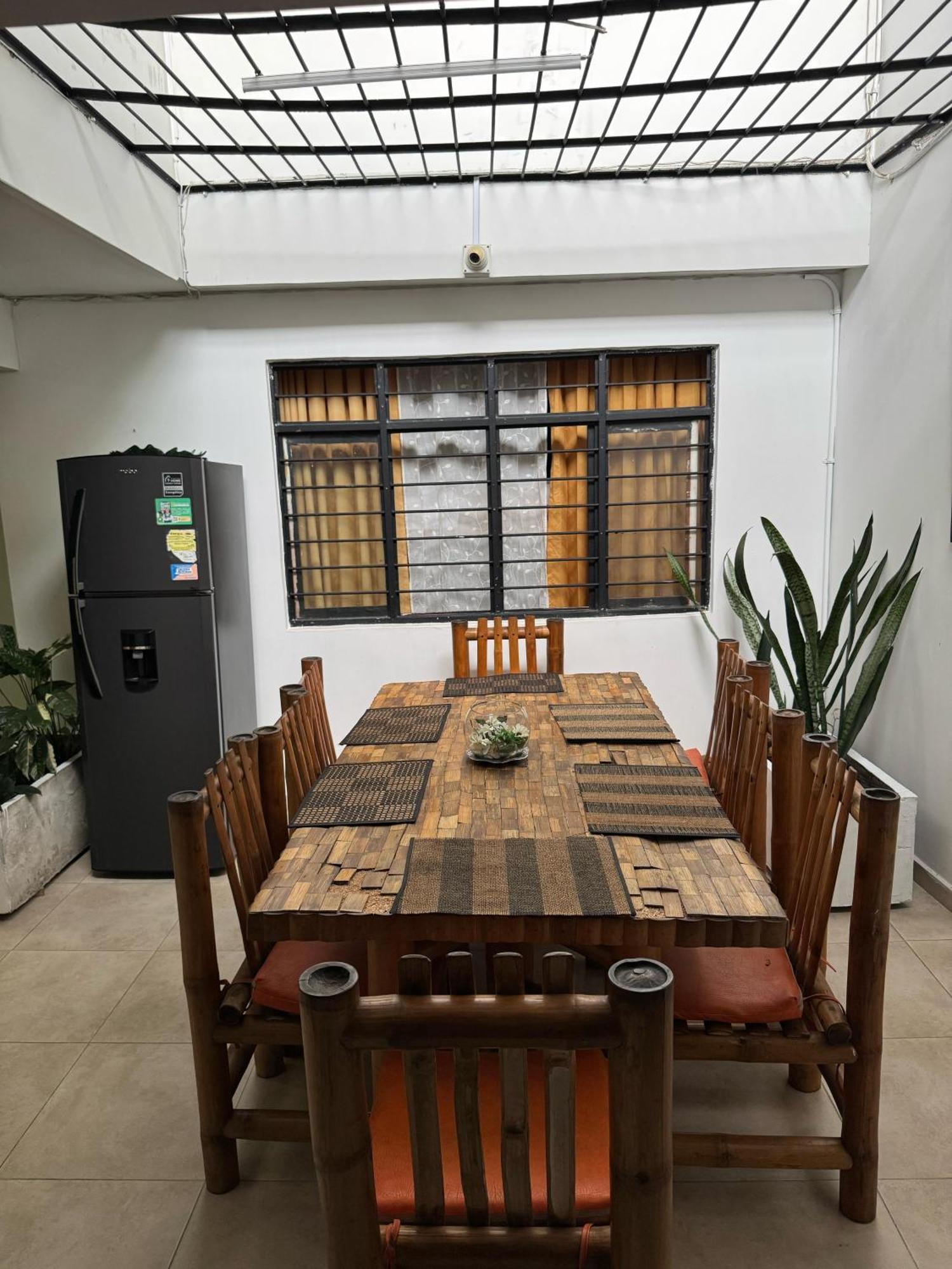Santiago Dc 420 Weedfriendly Maison d'hôtes Cali